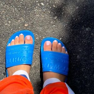 Off-white slides